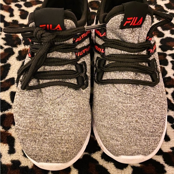 Fila Shoes - Picture 2 of 5